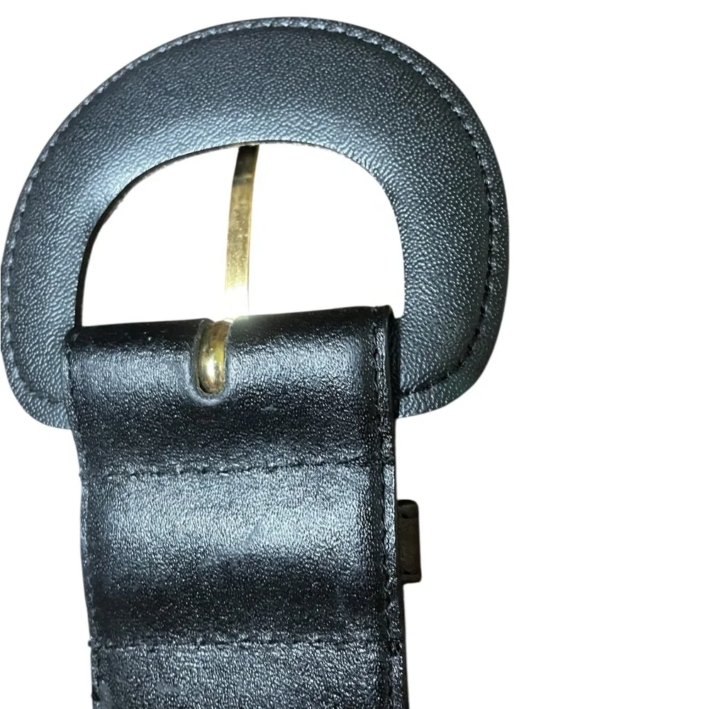 Classic Black Leather Belt with Gold Buckle vintage Y2K Small - Picture 3 of 7